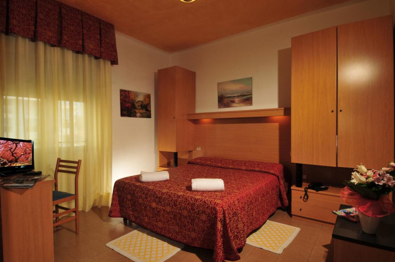 Hotel Al Mare ليدو دي يسولو الغرفة الصورة